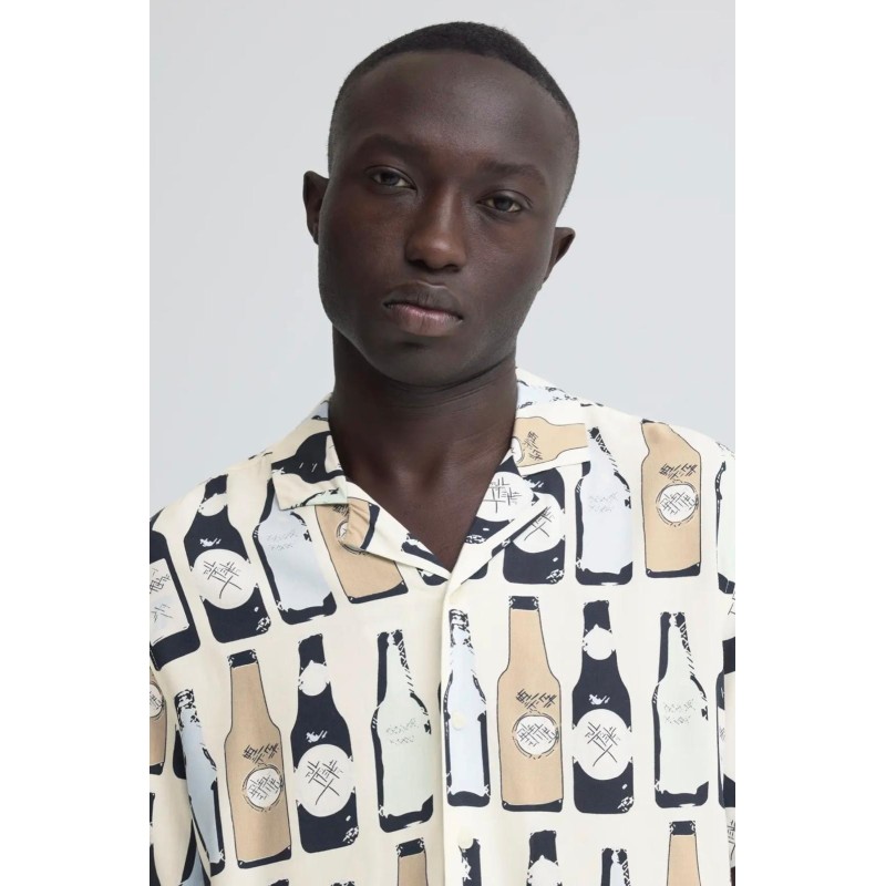 Camicia con bottiglie